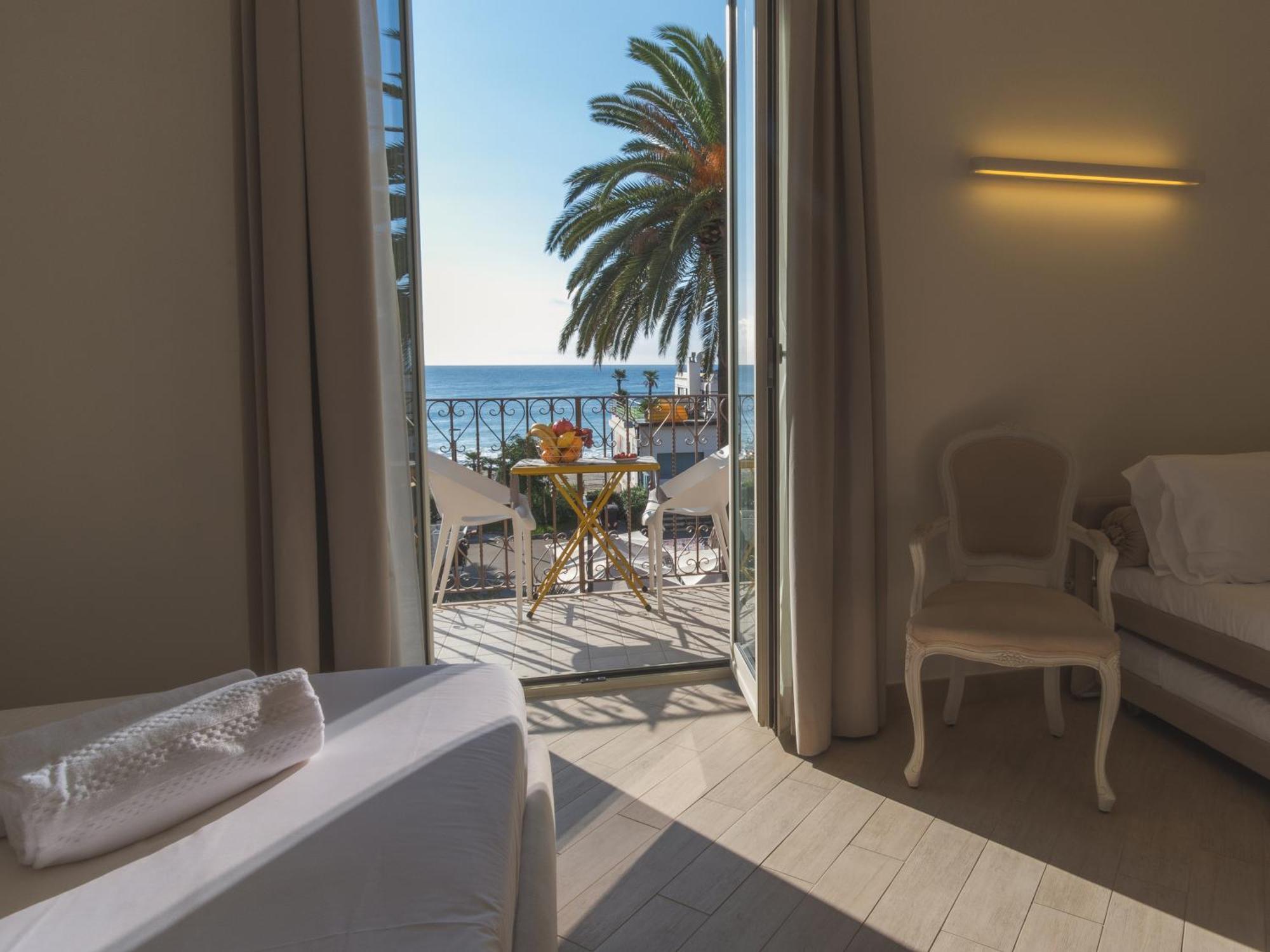 Hotel San Pietro Palace Finale Ligure Bagian luar foto