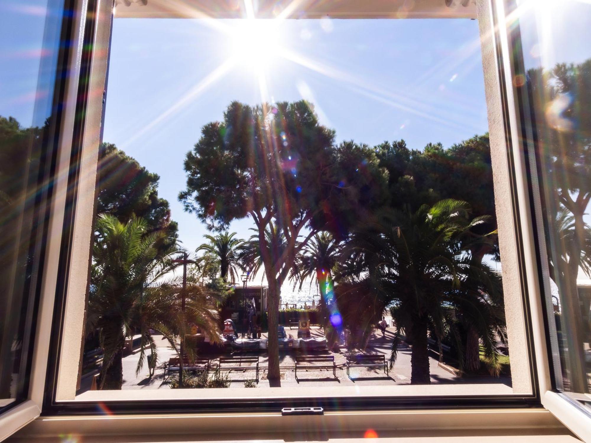 Hotel San Pietro Palace Finale Ligure Bagian luar foto