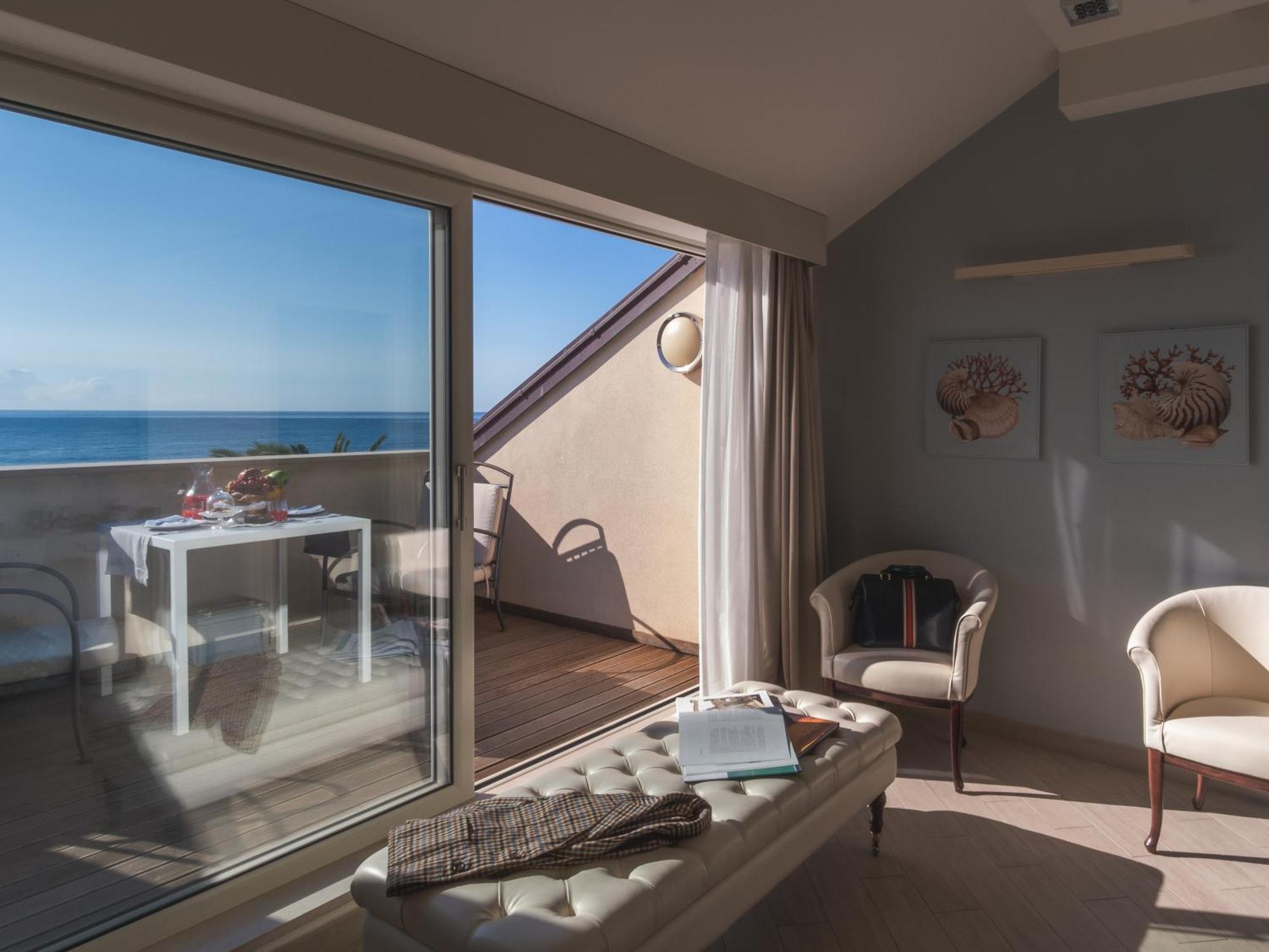 Hotel San Pietro Palace Finale Ligure Bagian luar foto