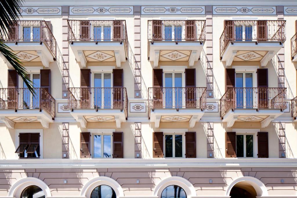 Hotel San Pietro Palace Finale Ligure Bagian luar foto